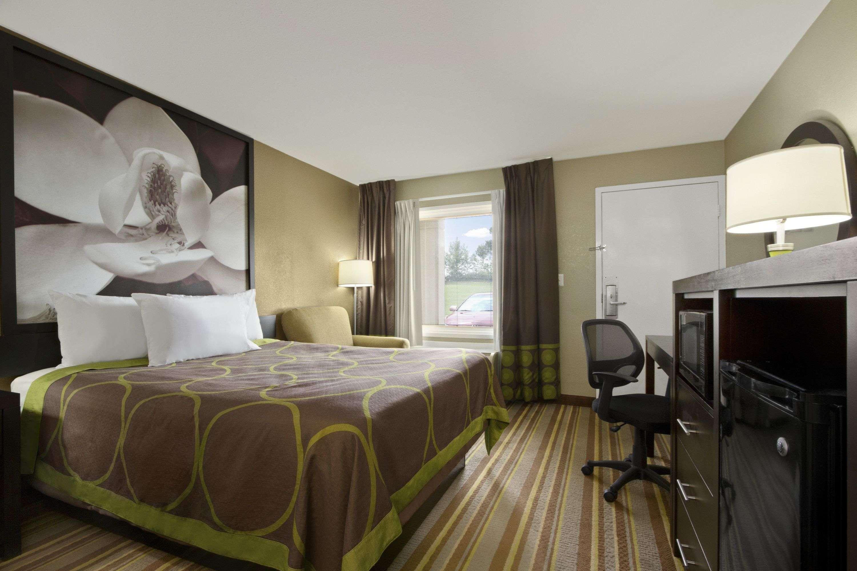 Super 8 By Wyndham-Tupelo Airport Motel Eksteriør billede