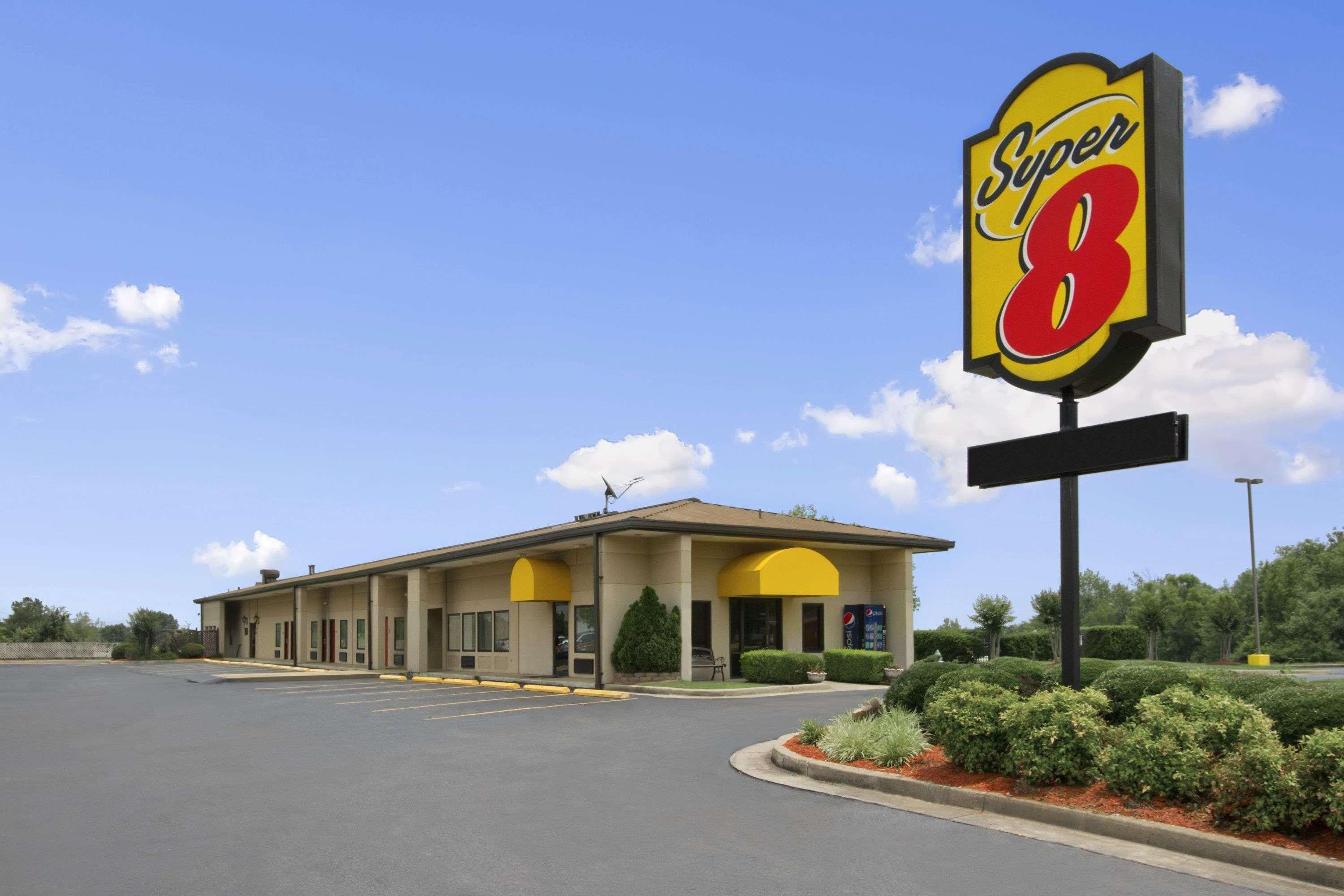 Super 8 By Wyndham-Tupelo Airport Motel Eksteriør billede
