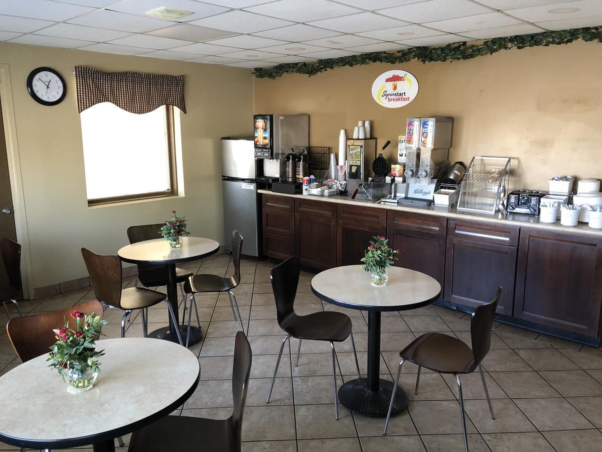 Super 8 By Wyndham-Tupelo Airport Motel Eksteriør billede